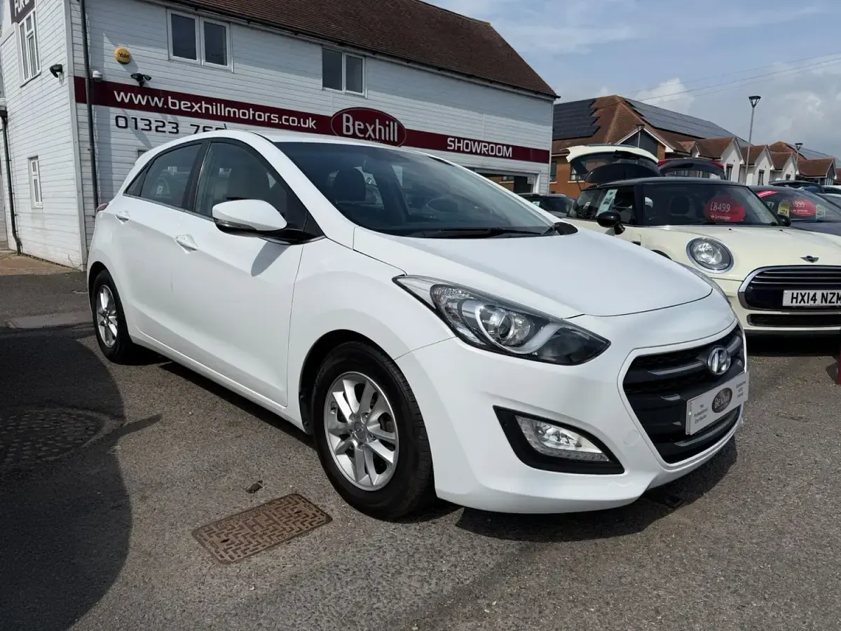 Used Hyundai i30 SE 2015 White Hatchback