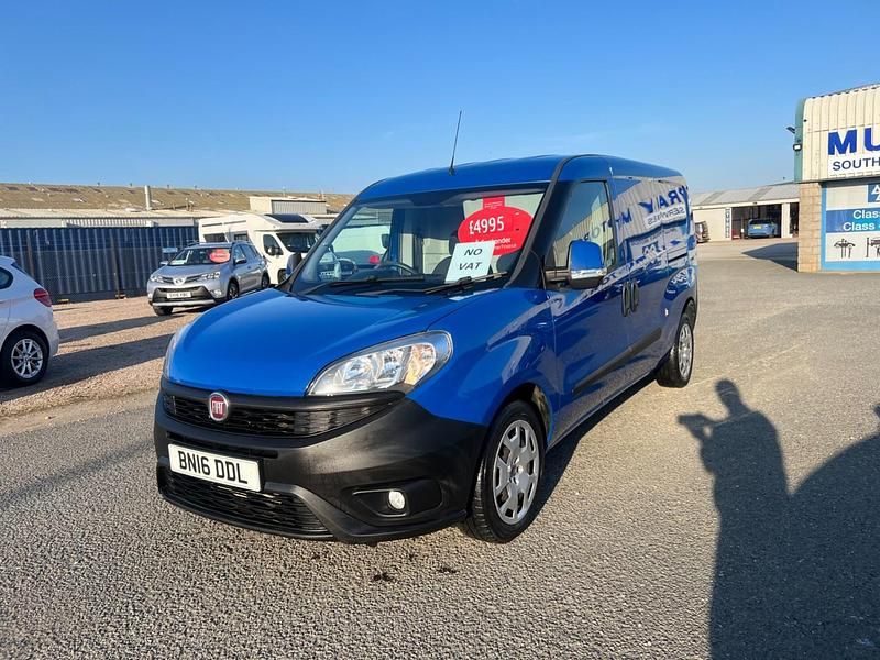 Used Fiat Doblò 90 HP (66 kW) 2016 Blue MPV