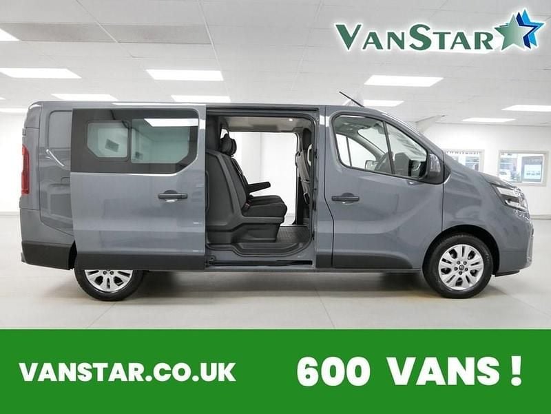 Grey Used 2023 Nissan Primastar Tekna+ MPV | £26,889 - Image 1/4