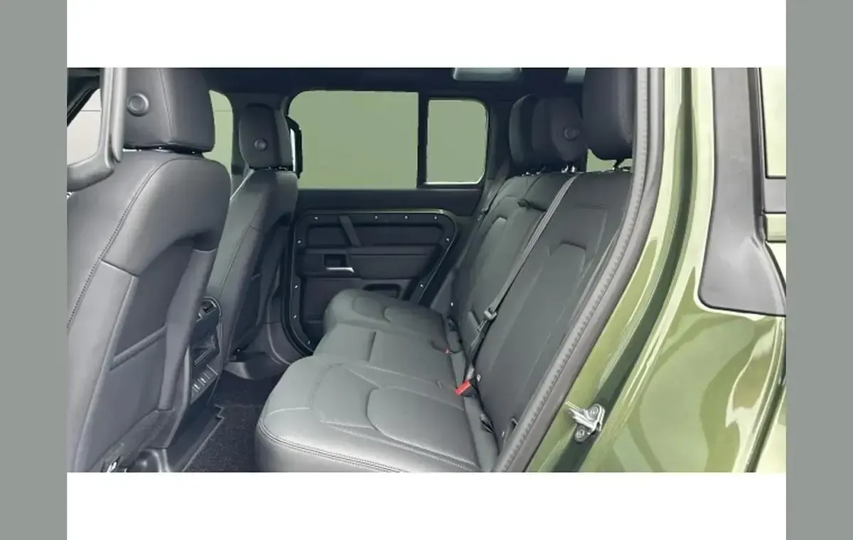 New Land Rover Defender SE Dynamic 245 HP (180 kW) 2026 Other SUV