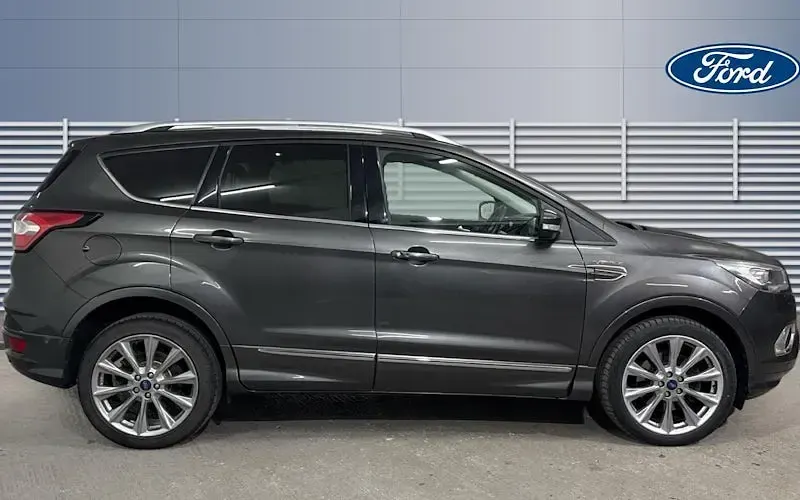 Begagnad Ford Kuga Vignale 180 HK (132 kW) 2019 Grå SUV