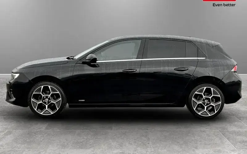 Used Vauxhall Astra Ultimate 131 HP (96 kW) 2026 Hatchback