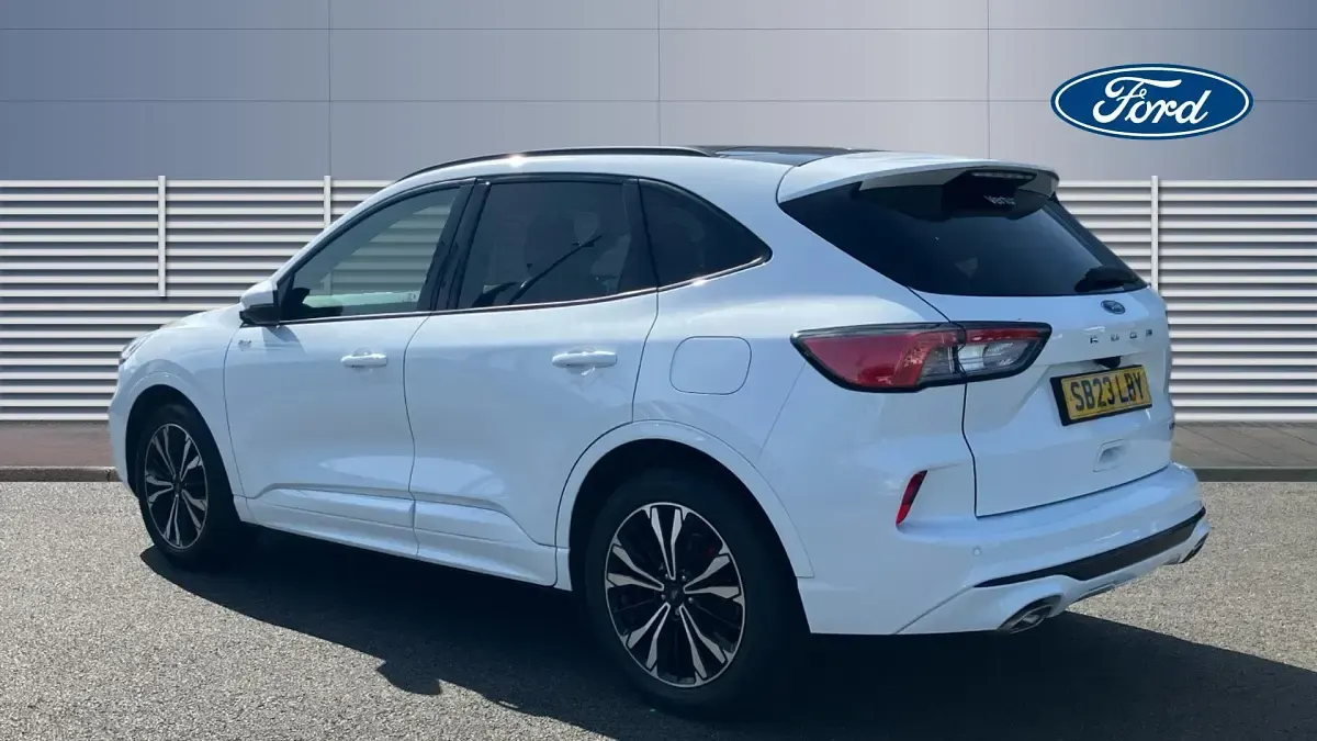 Used Ford Kuga ST-Line X 190 HP (139 kW) 2023 White SUV