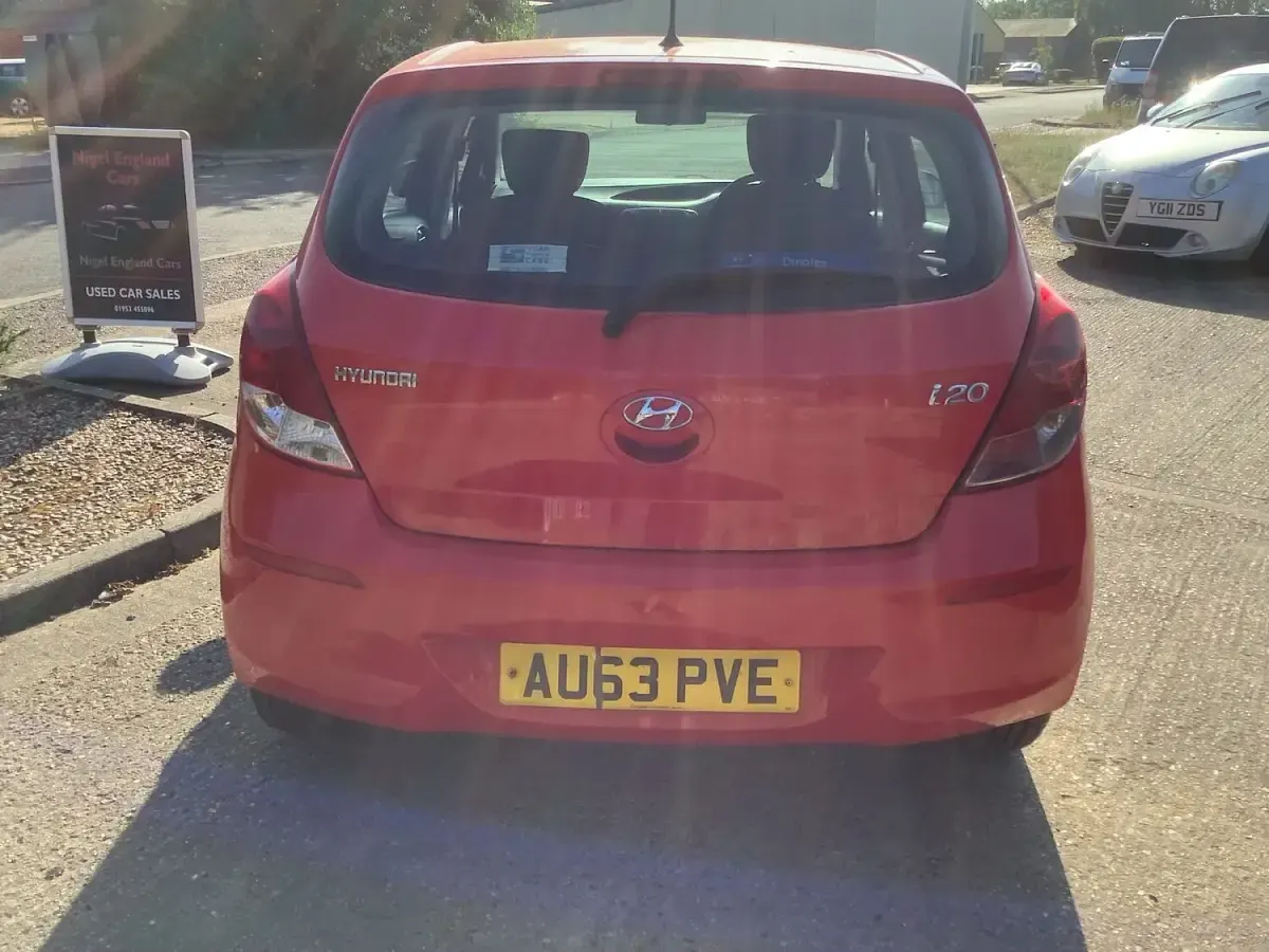 Used Hyundai i20 Classic 2014 Red Hatchback
