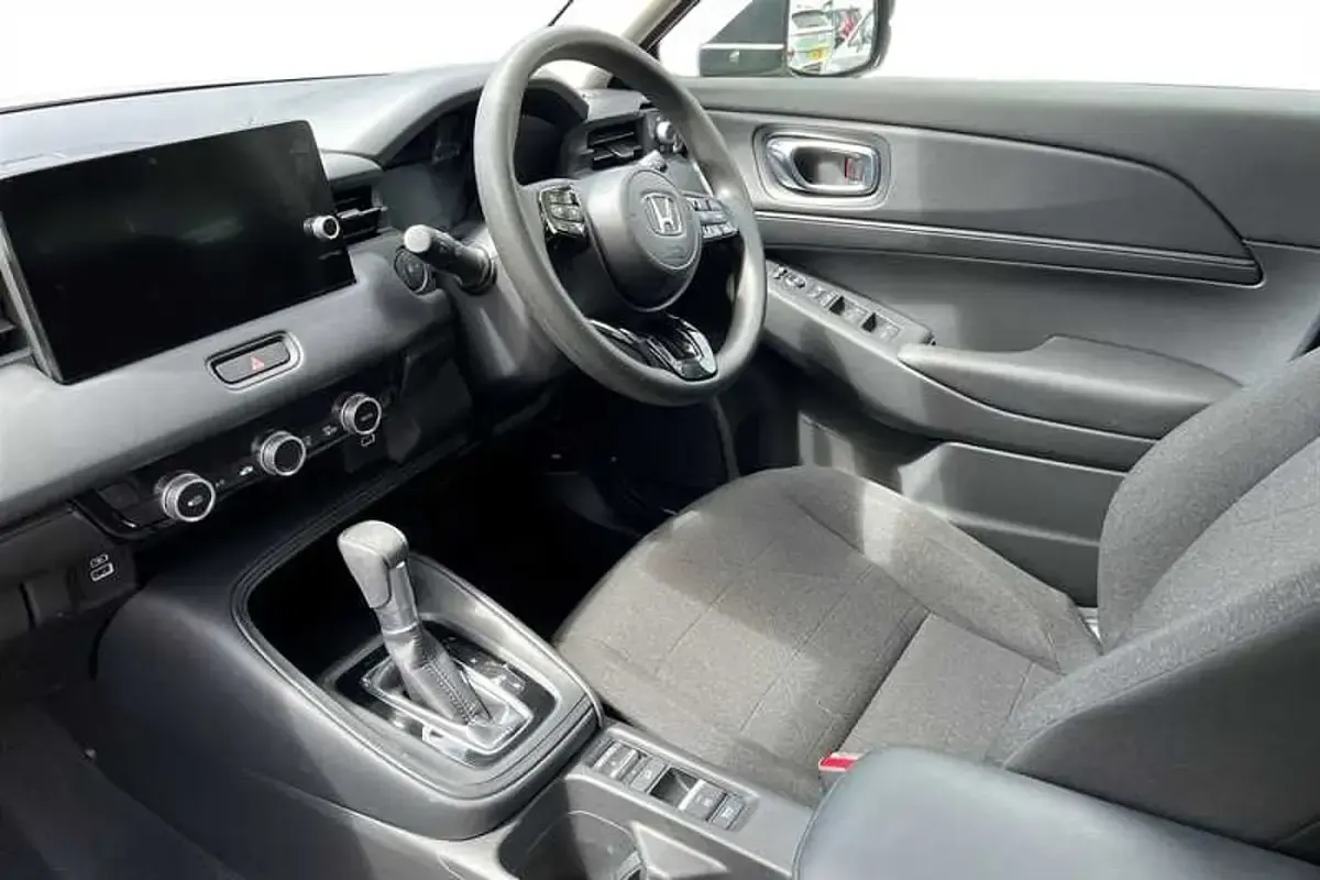 Used Honda HR-V Elegance 131 HP (96 kW) 2023 White SUV