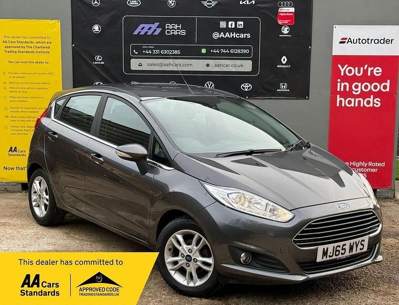 Grey Used 2015 Ford Fiesta Zetec Hatchback | £6,895 (Fair price) - Image 1/3