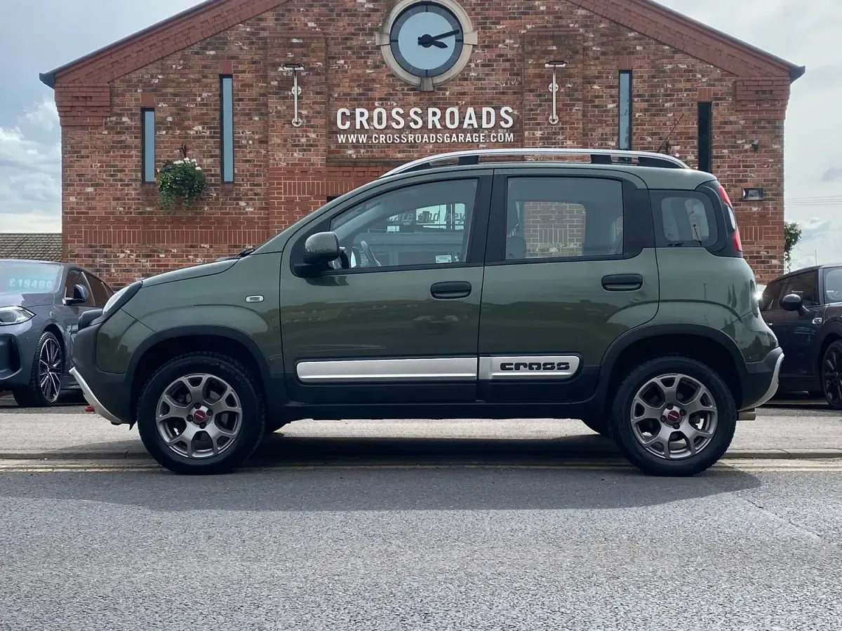 Used Fiat Panda Cross Cross 90 HP (66 kW) 2016 Tuscany green Hatchback