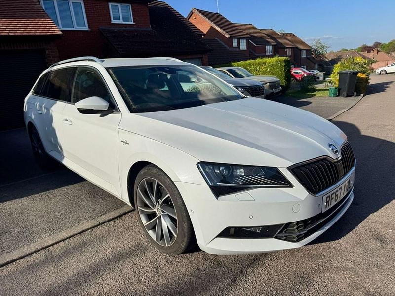 Used Skoda Superb 220 HP (161 kW) 2017 White Estate