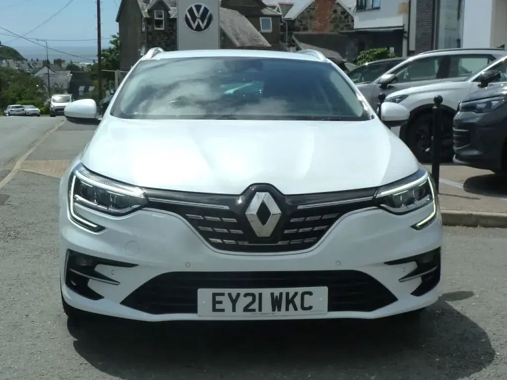Used Renault Mégane IV Iconic 2021 White Estate
