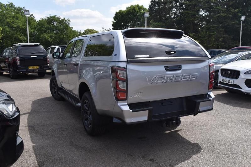 New Isuzu D-Max 164 HP (120 kW) 2025 Silver Pickup