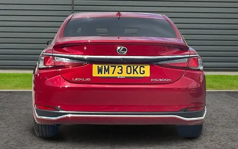 Used Lexus ES300H 218 HP (160 kW) 2021 Sedan