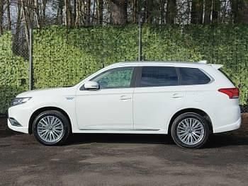 Used Mitsubishi Outlander P-HEV 177 HP (130 kW) 2018 White SUV