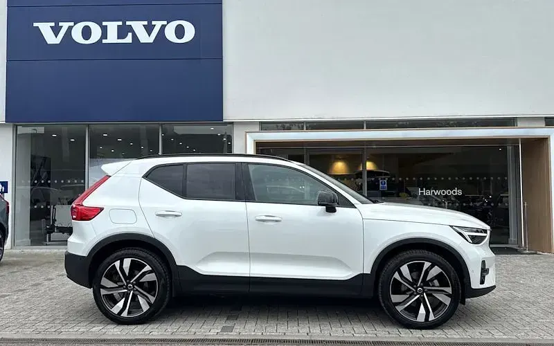 Used Volvo XC40 Ultra 197 HP (144 kW) 2026 SUV