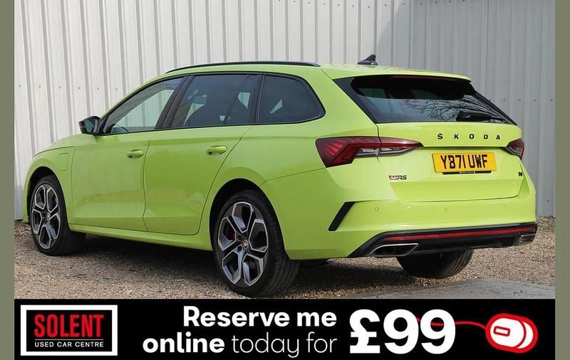 Used Skoda Octavia vRS 241 HP (177 kW) 2022 Green Estate