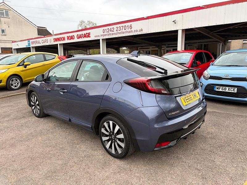 Begagnad Honda Civic SE Plus 142 HK (104 kW) 2016 Blå Halvkombi