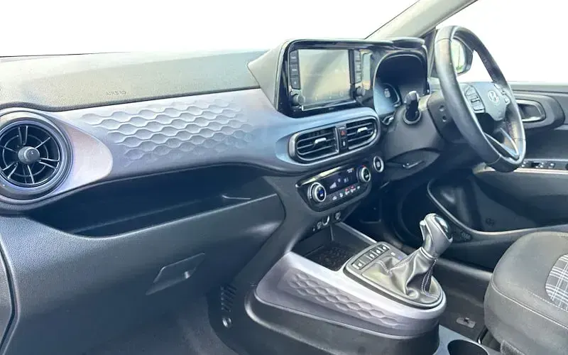 Used Hyundai i10 Premium 67 HP (49 kW) 2023 Grey Hatchback