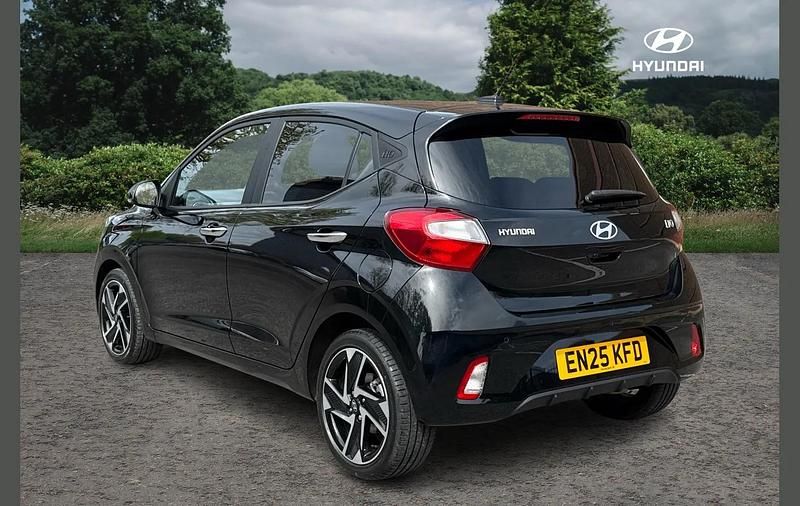Used Hyundai i10 Premium 77 HP (56 kW) 2025 Black Hatchback