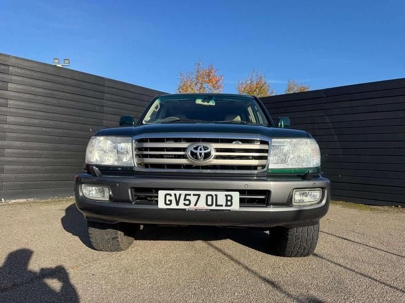 Used Toyota Land Cruiser 201 HP (147 kW) 2007 Green Estate
