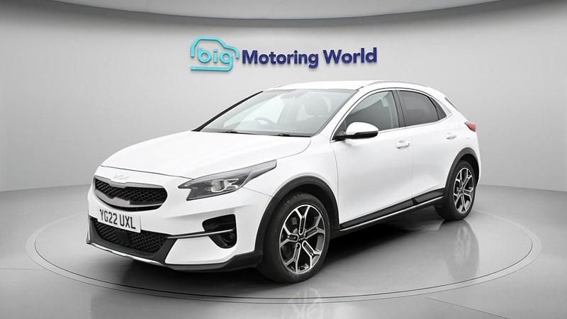 Used Kia XCeed 158 HP (116 kW) 2022 White SUV
