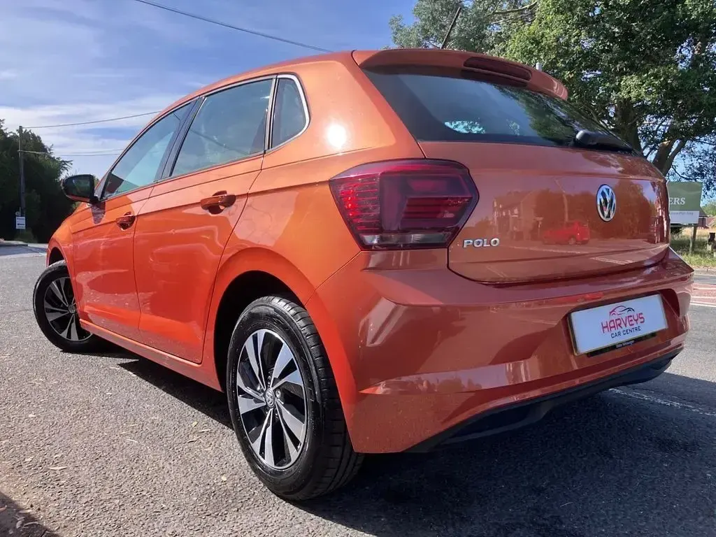 Used VW Polo SE 65 HP (47 kW) 2018 Orange Hatchback