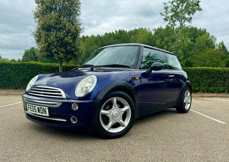 Begagnad Mini Cooper Hatch 116 HK (85 kW) 2005 Lila Halvkombi