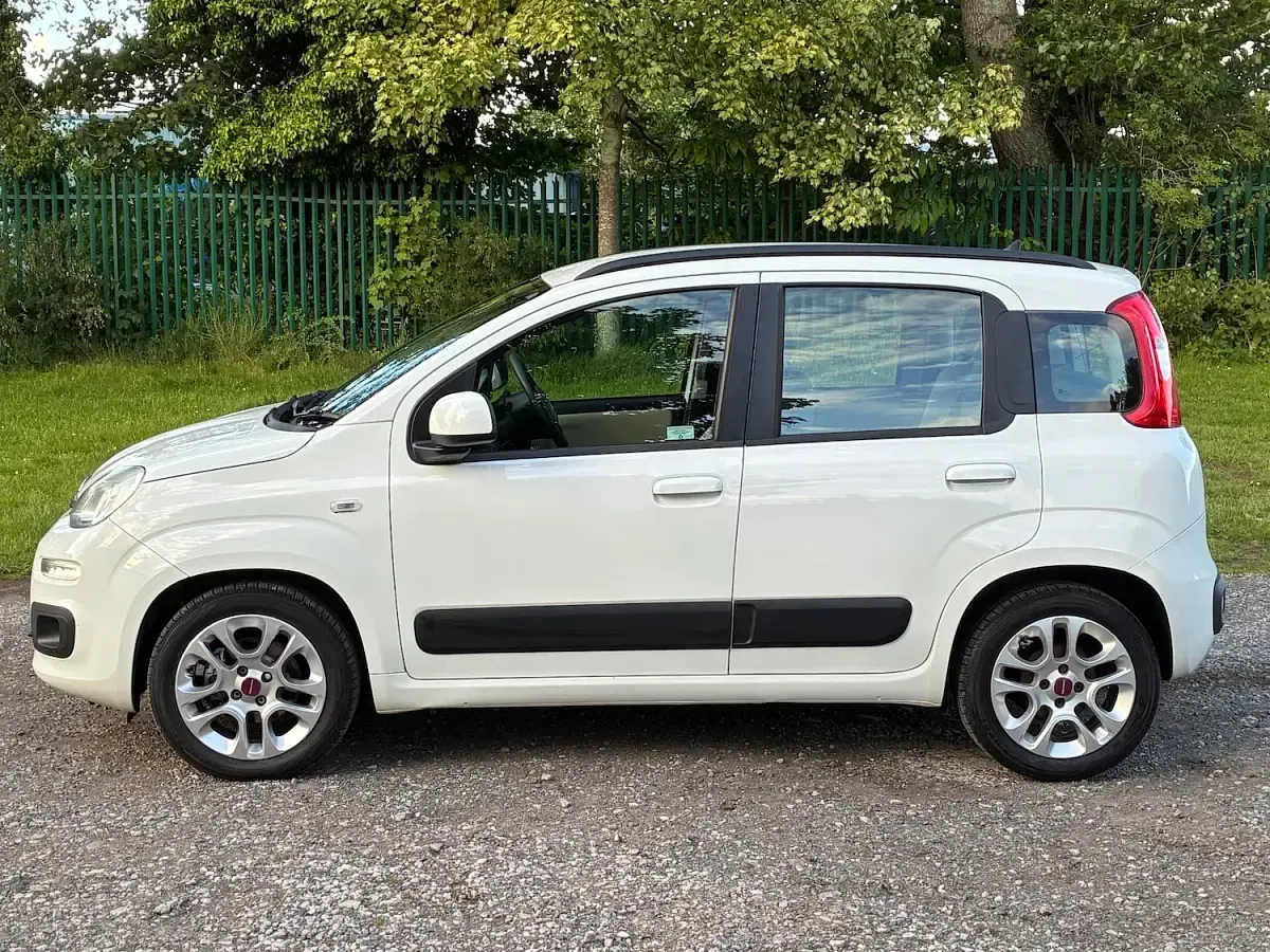 Used Fiat Panda Lounge 69 HP (50 kW) 2013 White Hatchback