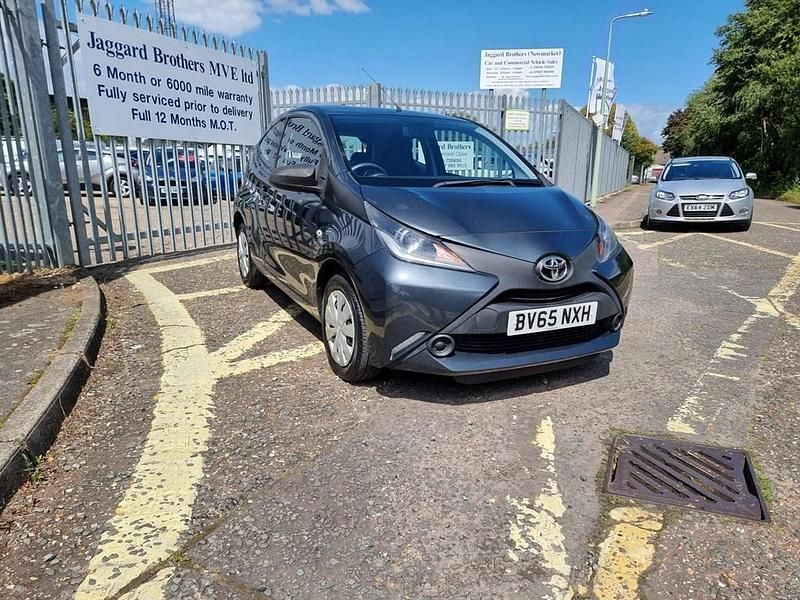 Grey Used 2015 Toyota Aygo Hatchback | £6,200 (Fair price) - Image 1/2