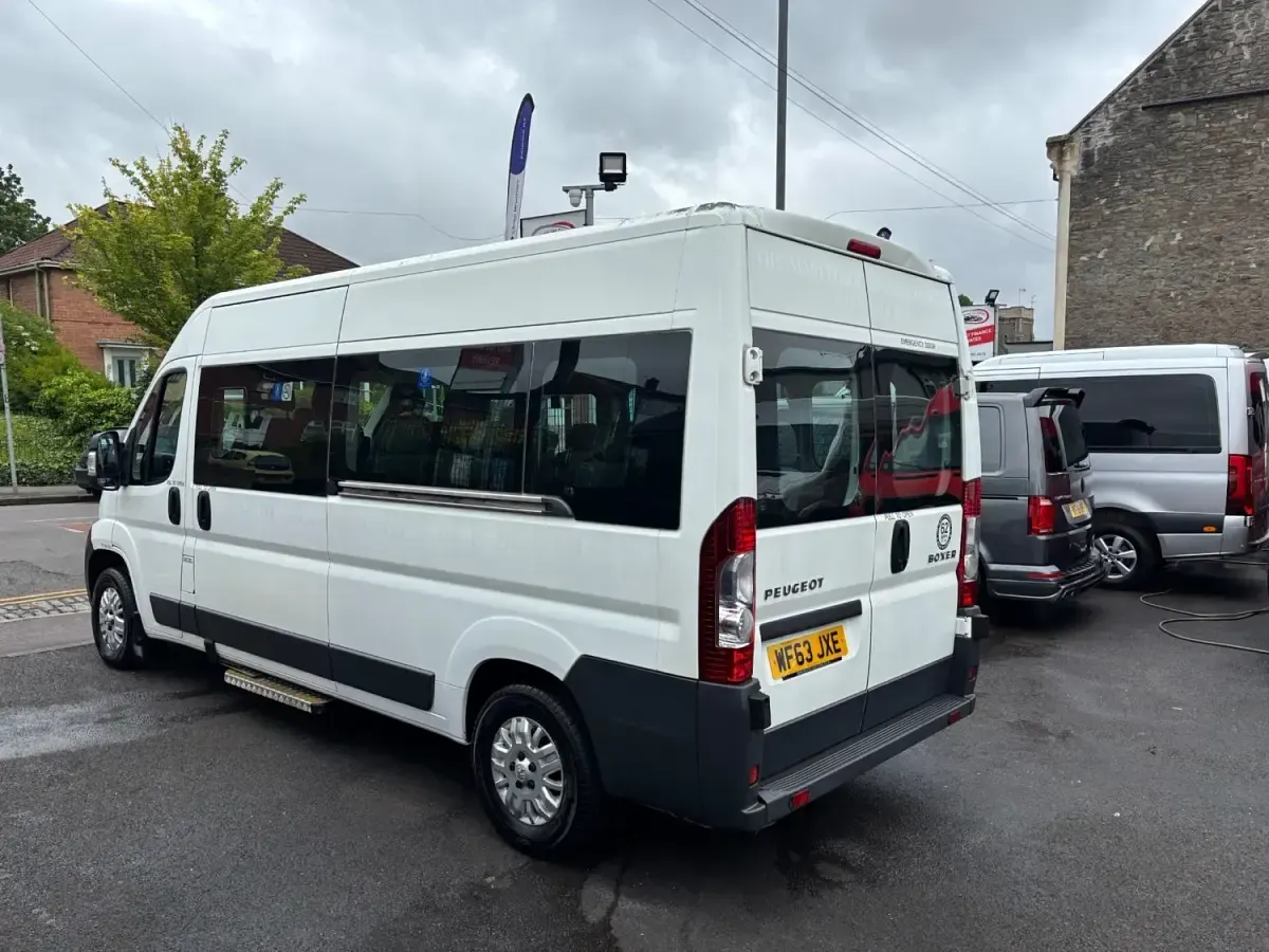 Used Peugeot Boxer 130 HP (95 kW) 2013 White Van