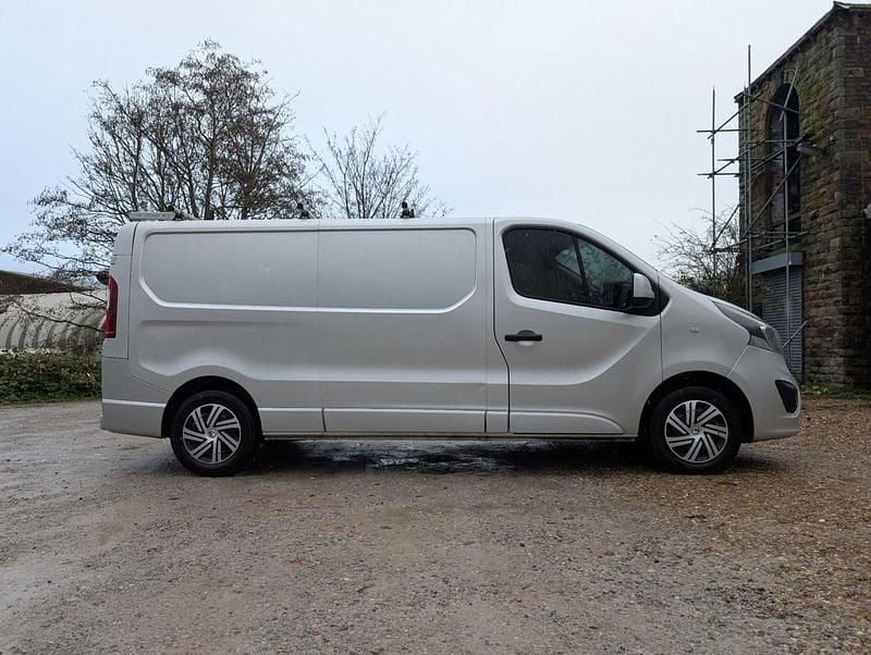 Silver Used 2019 Vauxhall Vivaro Sportive MPV | £6,950 (Fair price) - Image 1/3