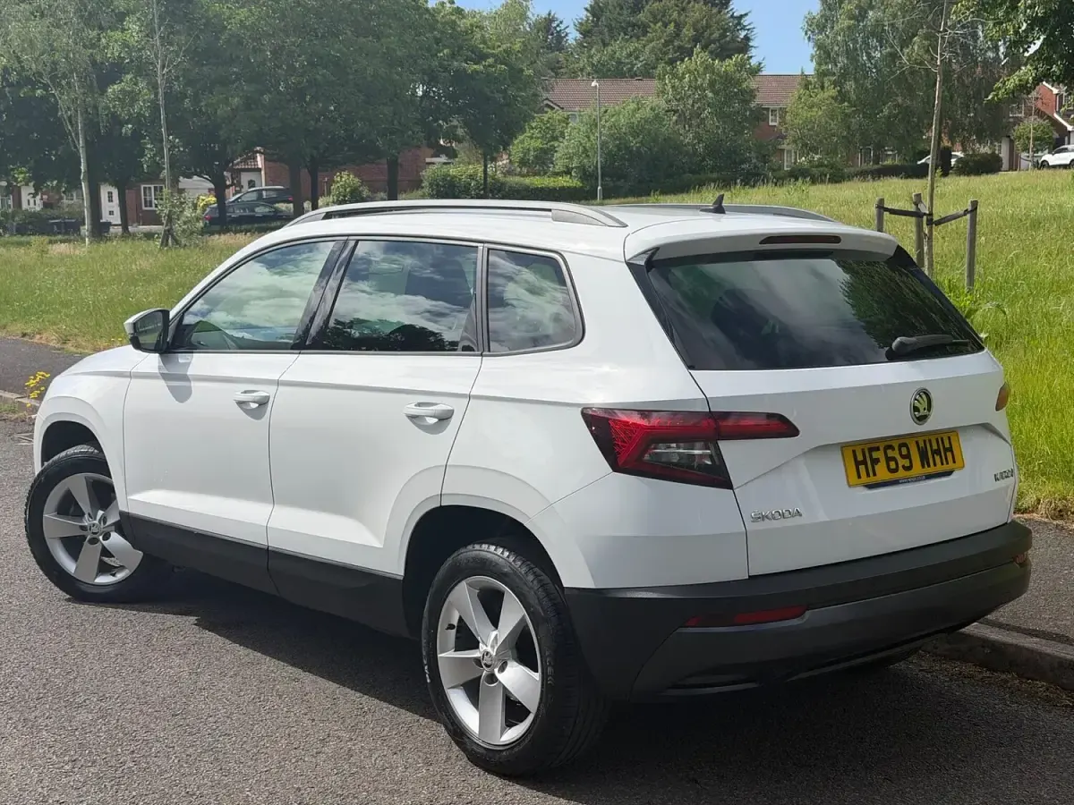 Used Skoda Karoq SE 116 HP (85 kW) 2019 White SUV