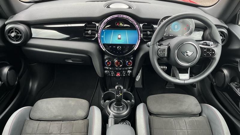 Used Mini Cooper Hatch 134 HP (98 kW) 2023 Red Hatchback