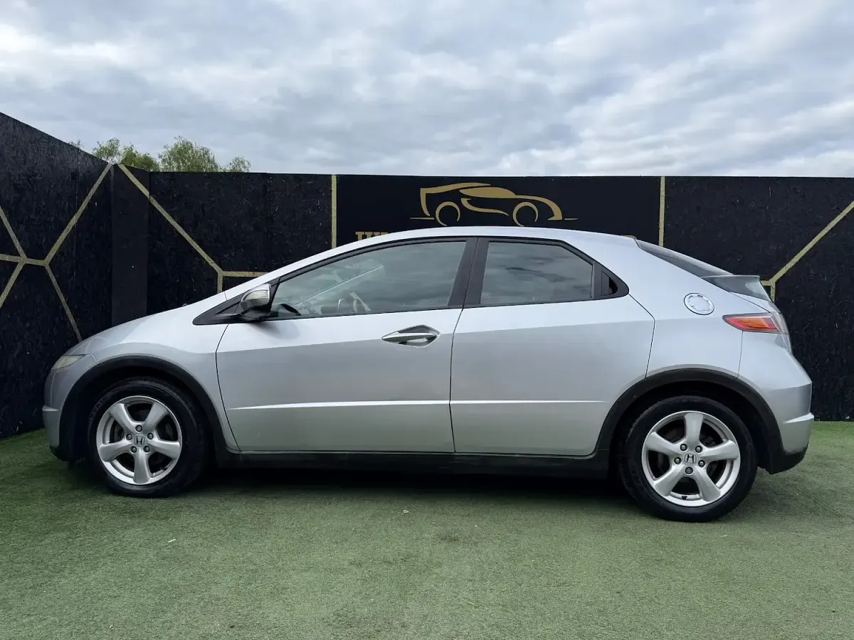 Used Honda Civic SE 140 HP (102 kW) 2009 Silver Hatchback