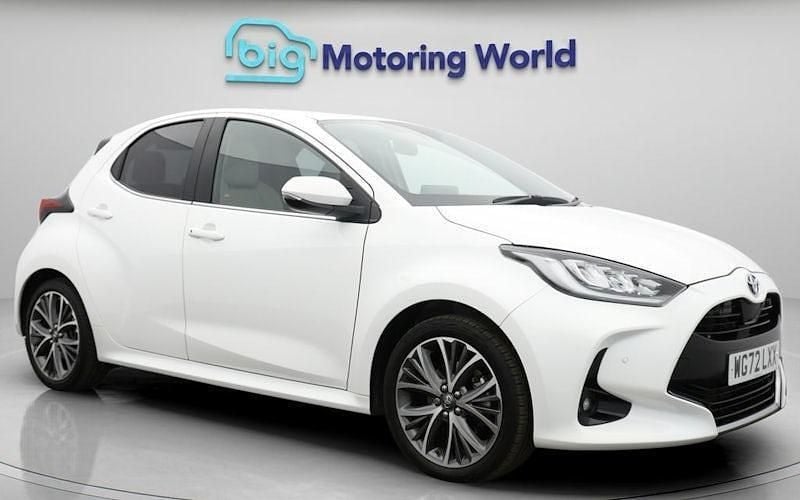 Used 2024 Toyota Yaris Hybrid Hatchback | £17,700 (Fair price) - Image 1/4