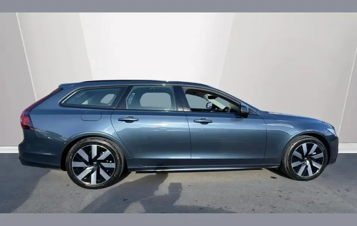 Used Volvo V90 Plus 345 HP (253 kW) 2025 Denim blue Estate