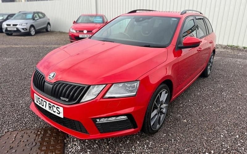 Używany Skoda Octavia vRS 184 KM (135 kW) 2018 Czerwony Kombi