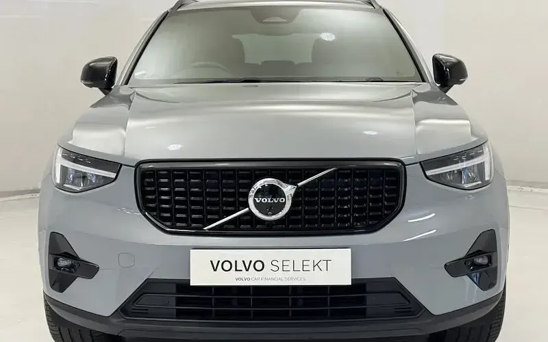 Used Volvo XC40 Plus 163 HP (119 kW) 2026 SUV