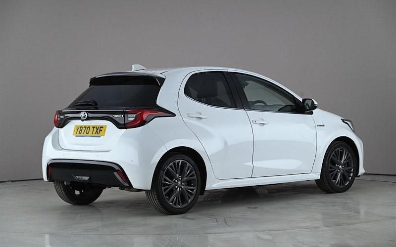 Second-hand Toyota Yaris Hybrid 116 CP (85 kW) 2025 Hatchback