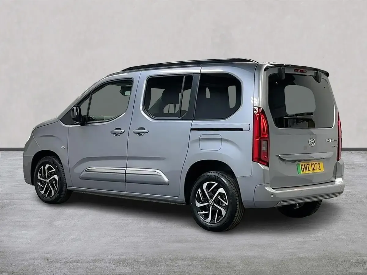 Used Toyota Proace Verso City 100 kW (136 HP) 2025 Grey Estate