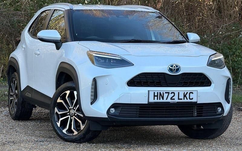 Used 2025 Toyota Yaris Hybrid Design Estate | £19,516 (Super price) - Image 1/4