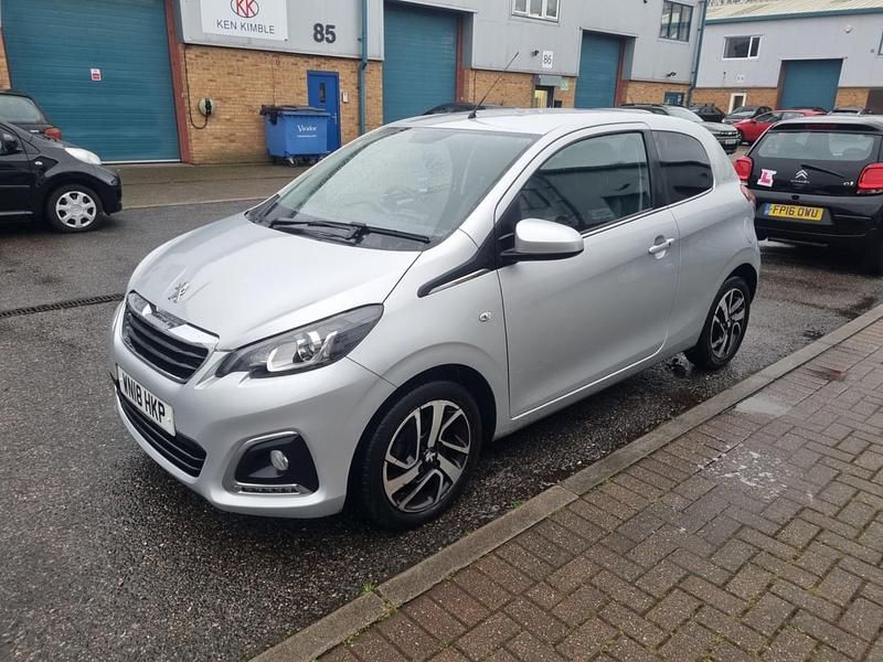 Begagnad Peugeot 108 Allure 2018 Silver Halvkombi