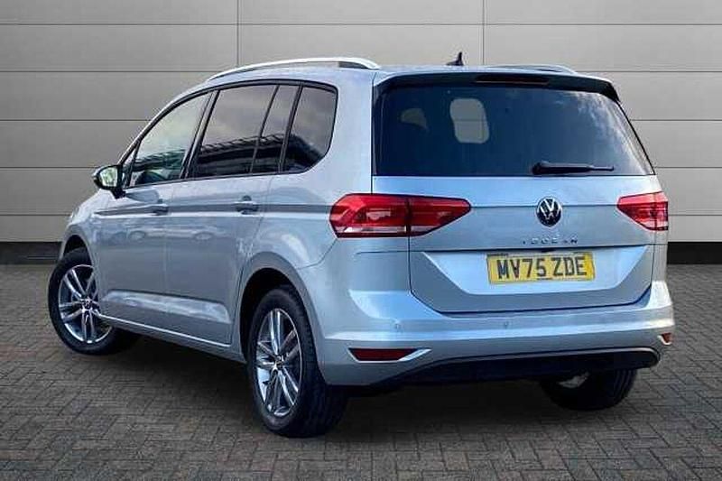 Used VW Touran Match 150 HP (110 kW) 2025 Silver MPV