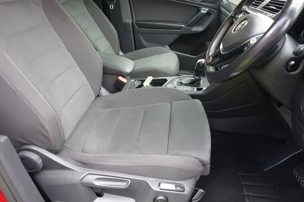 Second-hand VW Tiguan SEL 190 CP (139 kW) 2019 Roșu SUV