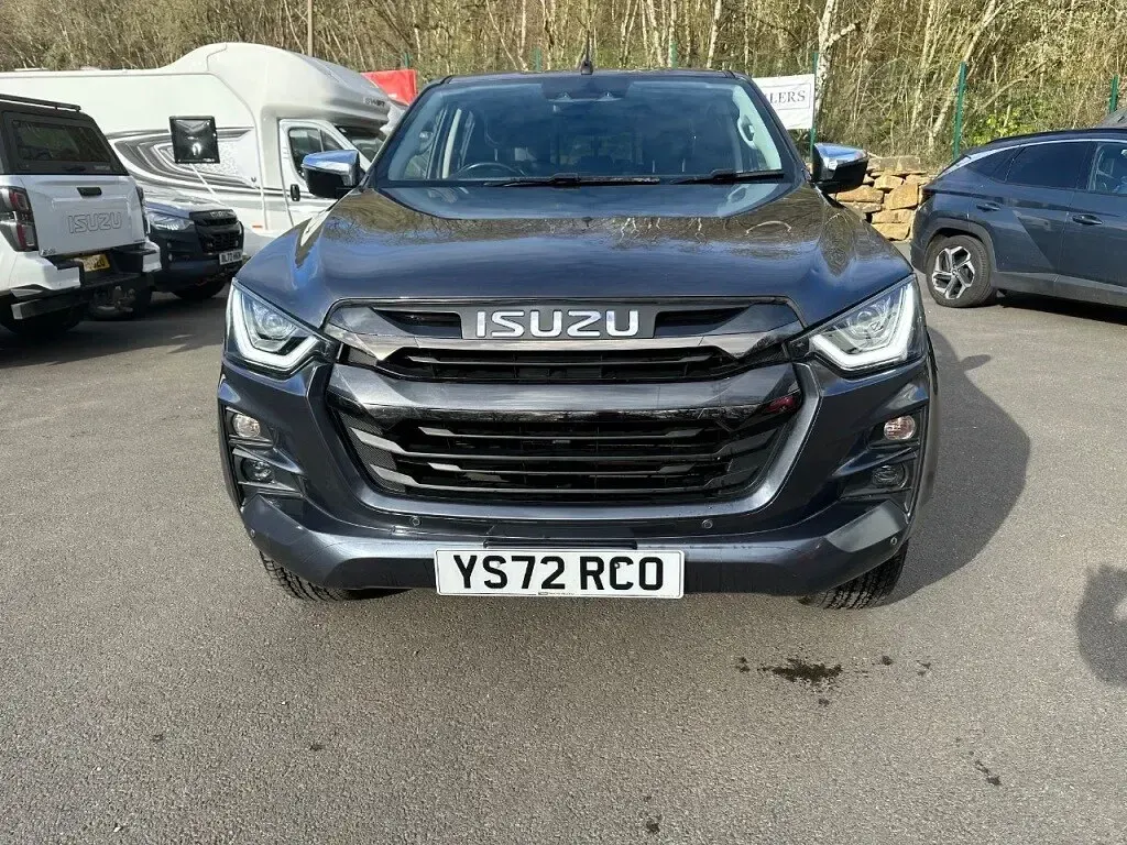 Used Isuzu D-Max 163 HP (119 kW) 2023 Grey Pickup