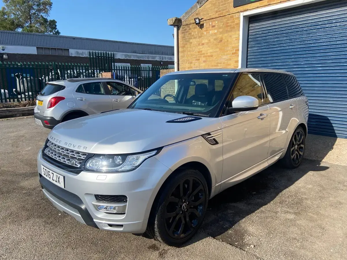 Used Land Rover Range Rover HSE 306 HP (225 kW) 2016 Silver SUV