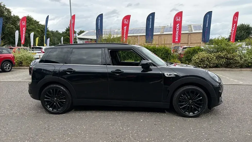 Used Mini Cooper S Clubman Classic 176 HP (129 kW) 2022 Black Estate