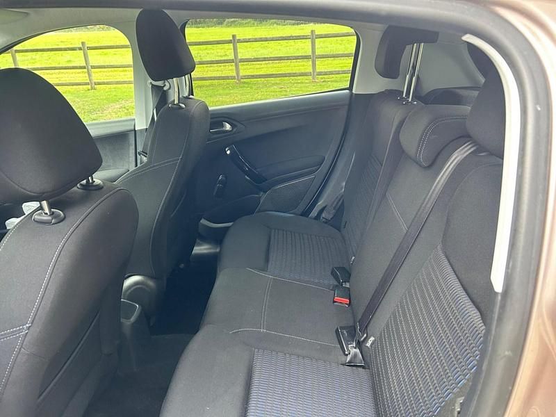 Used Peugeot 208 Allure 82 HP (60 kW) 2013 Pink Hatchback