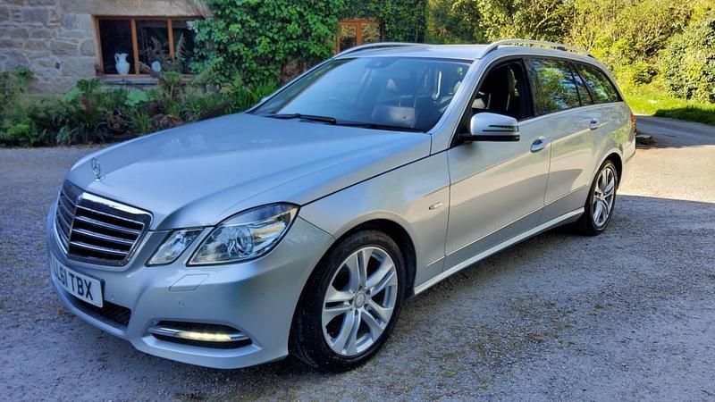 Begagnad Mercedes E350 Avantgarde 265 HK (194 kW) 2011 Silver Kombi