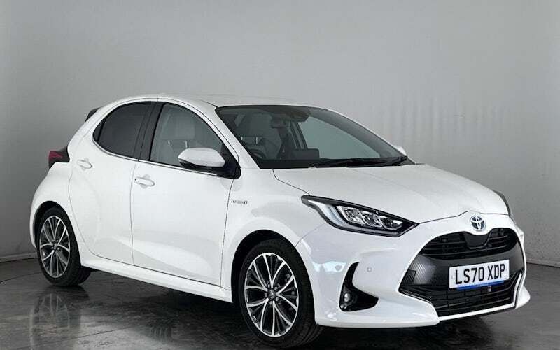 Used 2024 Toyota Yaris Hybrid Hatchback | £17,050 (Super price) - Image 1/3