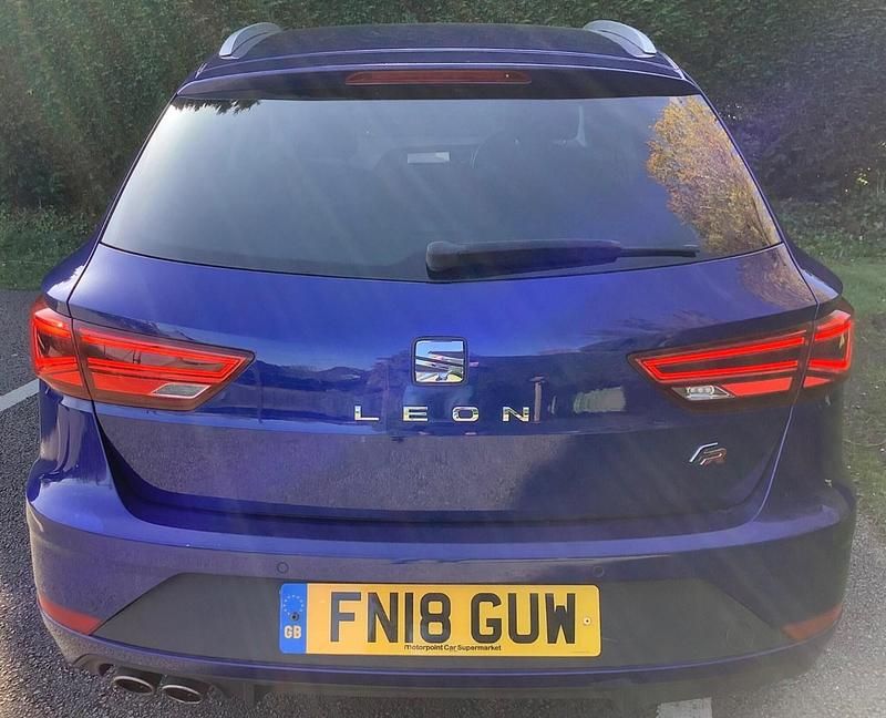 Begagnad Seat Leon FR 150 HK (110 kW) 2018 Blå Kombi