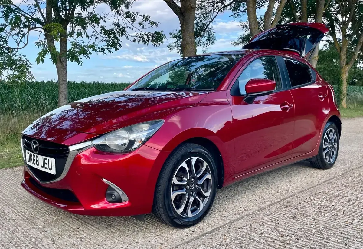Used Mazda 2 Inclusive 90 HP (66 kW) 2018 Red Hatchback